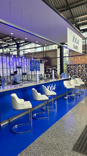 1664-Blanc-Waitrose-bar